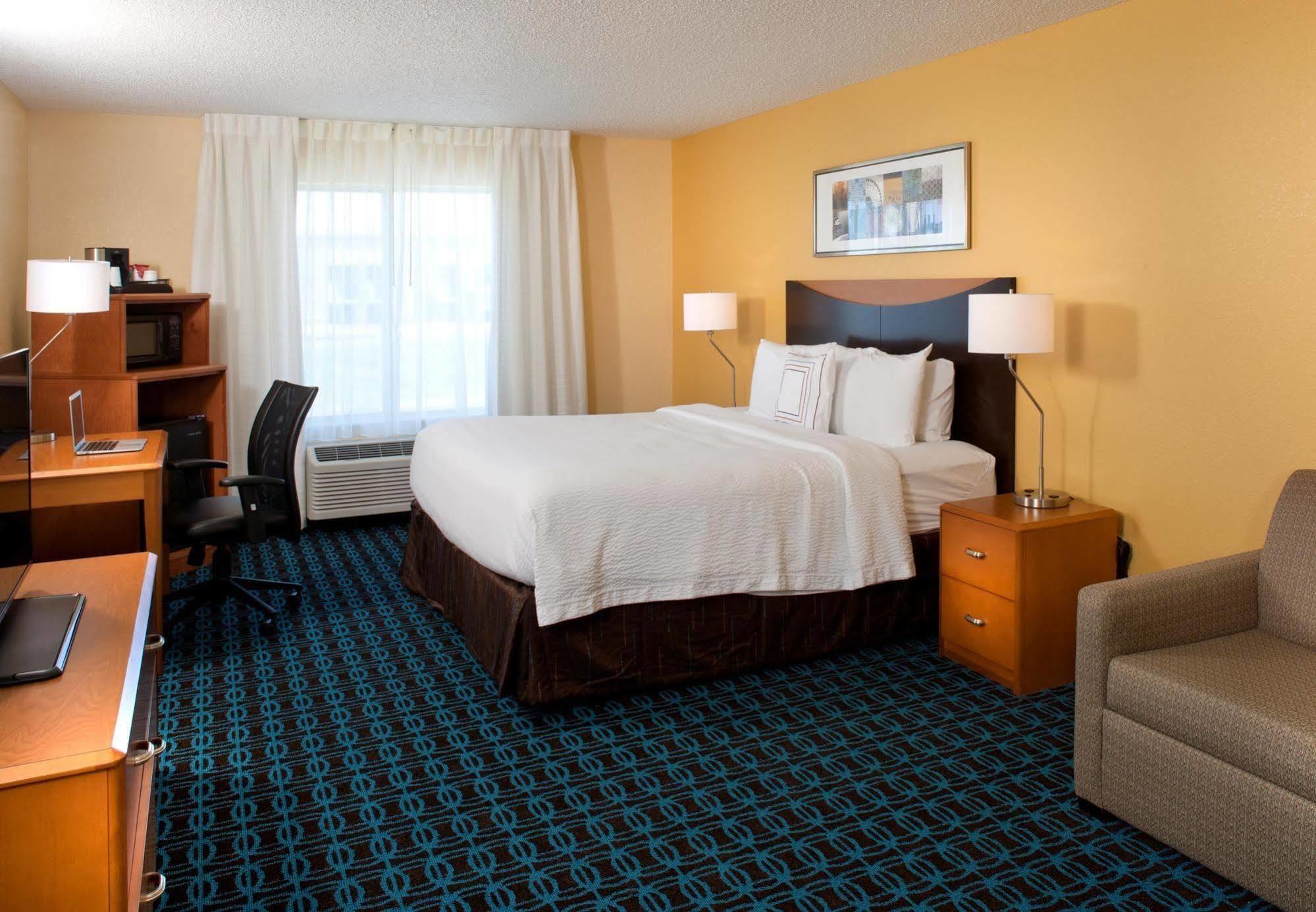 Hotel Fairfield & By Marriott Denver Tech Center/ South Highlands Ranch